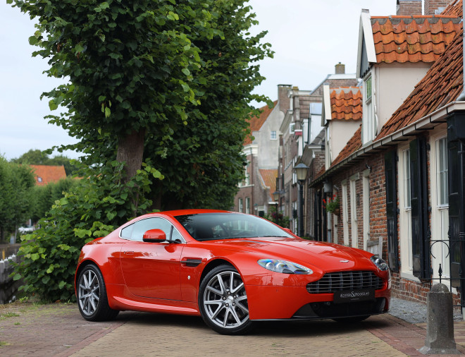 Aston Martin Vantage 4.7 V8