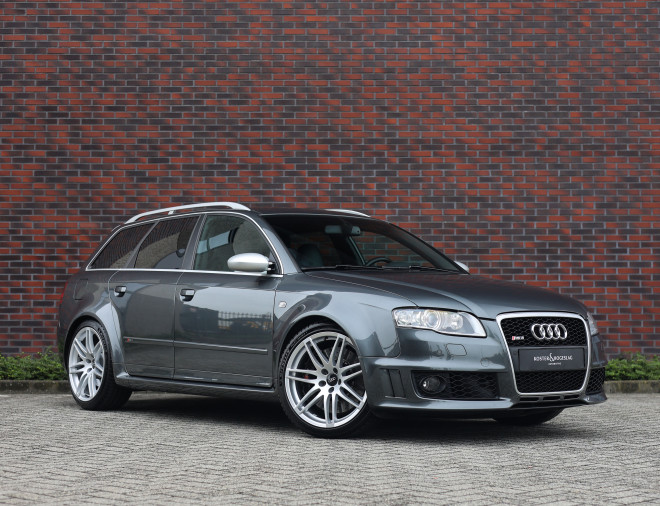 Audi RS4 Avant 4.2 FSI quattro