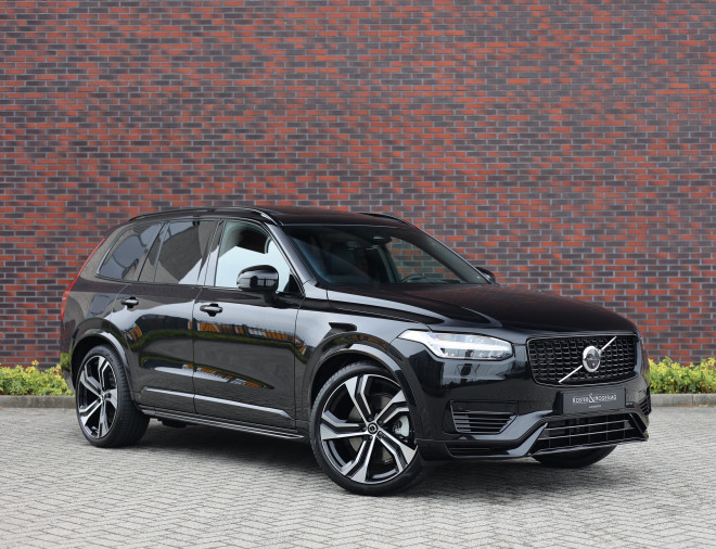 Volvo XC90 T8 AWD Ultra Dark