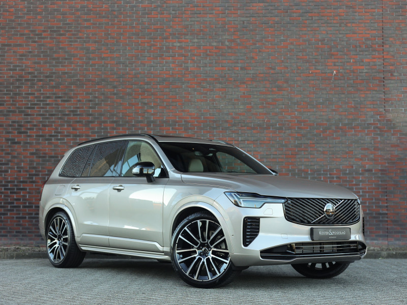 Volvo XC90 T8 AWD Ultra Dark