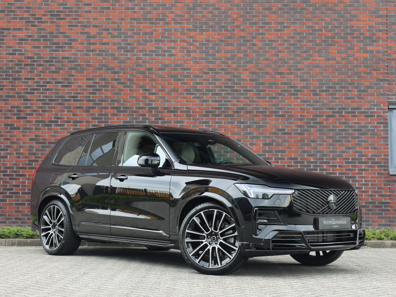 Volvo XC90 T8 AWD Ultra Dark